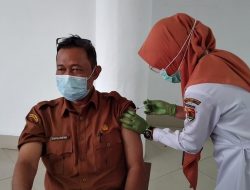 Sekda Kota Solok : Vaksinasi Merupakan Upaya Melindungi Kita Semua