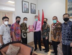 Wawako Solok Serahkan Donasi Kemanusiaan ke Kedutaan Besar Palestina