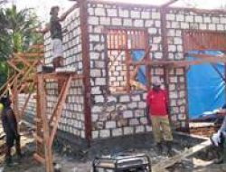 Masyarakat Sukarela Bantu Satgas TMMD Selesaikan Tugasnya
