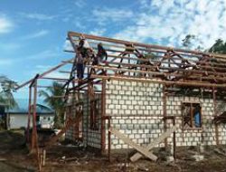 TMMD: Pemasangan Lisplang Pembangunan Gereja