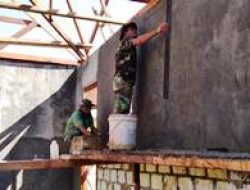 Ketangkasan dan Keterampilan Satgas TMMD buat Warga Takjub