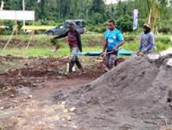 Warga Katakan Selalu Siap Bantu Satgas TMMD