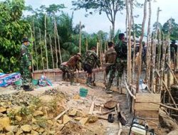 Dan SSK TMMD Memberi Semangat Kepada Anggota Satgas yang Bekerja di Lapangan