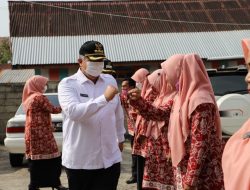 Wako Lepas Kontingen Jambore Kader PKK Berprestasi Kota Solok