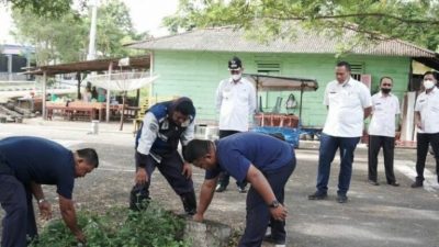 Sejumlah ASN Dikerahkan untuk Gotong Royong di Pariaman