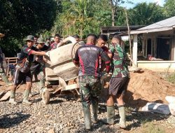 Gotong Royong TNI Bersama Warga Pindahkan Mesin Molen