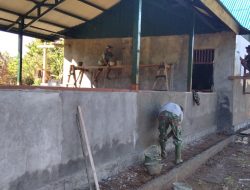 Kerja Keras dan Semangat Kembali Ditunjukkan Satgas TMMD dan Warga di Balai Kampung
