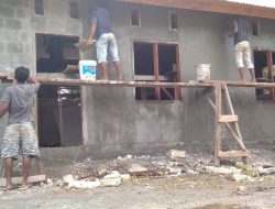 Warga Kampung Dorba Tak Henti-hentinya Beri Semangat dan Doa kepada Satgas TMMD