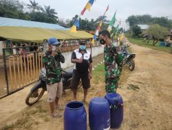 Anggota satgas TMMD tetap himbau protkes covid-19 warga desa