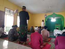 Satgas TMMD Ke-111 Kodim 1202/Skw Laksanakan Sholat Jumat Bersama Warga Setempat.