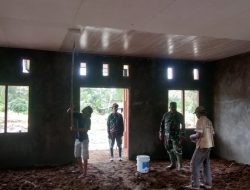 Satgas TMMD Tak Lupa Bantu Warga Kampung Beraktivitas