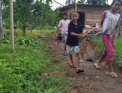 Anak-anak Kampung Dorba Teladani Sikap Satgas TMMD
