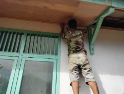 Satgas TMMD mulai pasang plafon bagian Luar Puskesmas Pembantu