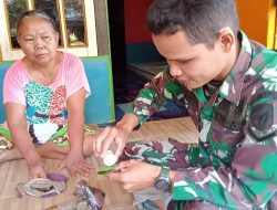Satgas TMMD Regtas Ke 111 KODIM 1202/Skw Menyirih Bersama Nenek Ani.