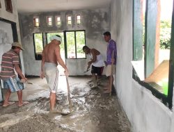 Semangat Satgas TMMD Kodim Sarmi dan Warga Kp. Dorba Lanjutkan Pekerjaan