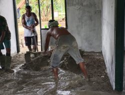 Warga Kampung Dorba dan Satgas TMMD Perlihatkan Semangat Maksimal Saat Bekerja