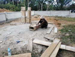 Satgas TMMD Ke-111 Kodim 1202/Singkawang Membuat Box Tiang Pustu