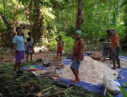 Buat Papeda untuk Satgas TMMD Kodim Sarmi