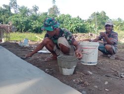 Anggota Satgas TMMD dan Warga Tunjukkan Skill Pertukangan Masing-masing