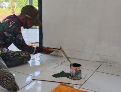 Pengecatan Lis Bangunan Gereja TMMD Dilakukan dengan Ketelitian Tinggi