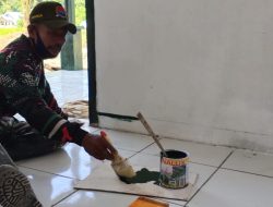 Kecetakan Satgas TMMD Kodim Sarmi Cat Lis Bagian Dalam Gereja