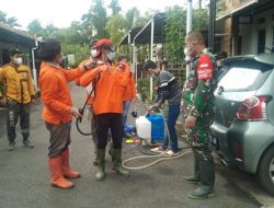 Satgas TMMD Ke-111 Kodim 1207/Pontianak Dampingi Relawan Lakukan Penyemprotan Disinfektan di Wilayah Pontianak Timur