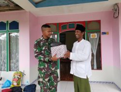 Pamit Pulang , Satgas TMMD Ke-111 Kodim 1207/ Pontianak Berikan Cinderamata