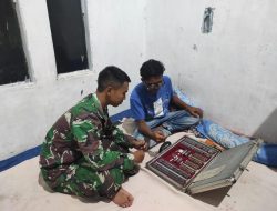 Melaksanakan Komsos Di Rumah Pak Aris Oleh Satgas TMMD Ke-111 Kodim 1202/Singkawang