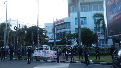 Ratusan Bendera Putih Dikibarkan Pelaku UMKM Bentuk Aksi Tolak PPKM