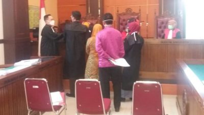 Mantan Bendahara Nagari Salo Minta Hukuman Diringankan