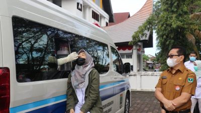 Ratusan Pegawai Jalani Swab Massal di Diskominfotik Sumbar