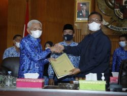 H.Surya Sampaikan Penjelasan Ranperda 2021-2026