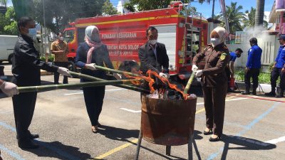 Kejari Solok Musnahkan Barang Bukti Narkoba Serta 4,7 Kilogram Sisik Trenggiling