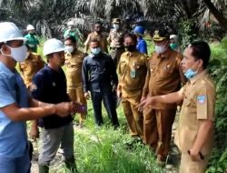 PT BSS Bantah Buang Sampah ke Sungai Saat Disidak Bupati Pasbar