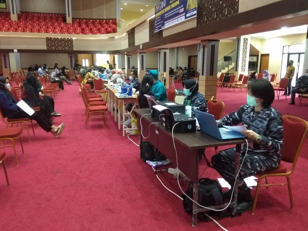 Go To Campus TNI AL Lantamal II Serbuan Vaksinasi Sasar UNP