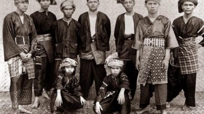 Mengenal Lebih Jauh Sejarah Suku Bendera Merah ‘Sirah’
