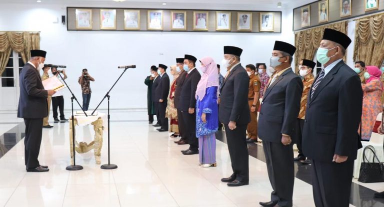 Pelantikan Pertama Sejak Menjabat, Mahyeldi Angkat Sekda Non Aktif