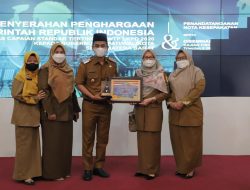 Pemko Solok Terima Plakat dan Piagam Opini WTP 5 Tahun Berturut-Turut