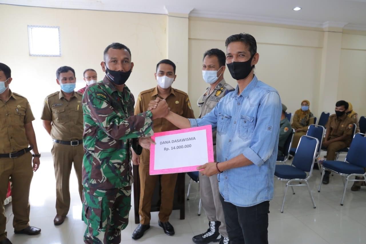 Wawako Solok Serahkan Bantuan Untuk Masyarakat Kelurahan