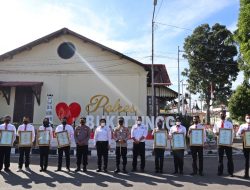 Kapolres Bukittinggi bersama 10 Personil Terima Penghargaan dari Kornas TRC PPA