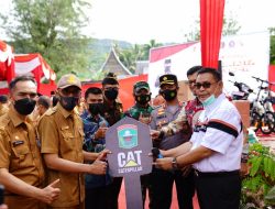 Bupati Solok Serahkan Ekskavator kepada Nagari Secara Simbolis