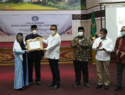 Bupati Solok Menerima Penghargaan Best Tourism National ASITA 2021