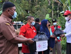 PMI Pasbar Serahkan Bantuan Untuk Korban Banjir dan Longsor di Talamau