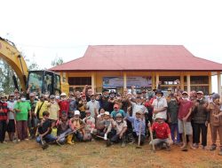 Bupati Launching Excavator Sekaligus Goro Bersama Di Nagari Tanjung Alai Kec. X Koto Singkarak