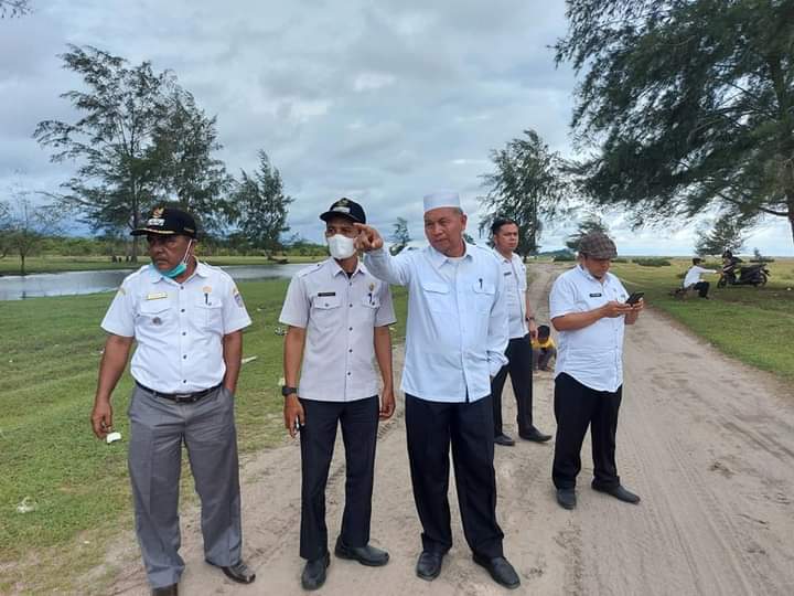 Tinjau Progres Pembangunan Jembatan di Kecamatan Sasak Ranah Pasisie