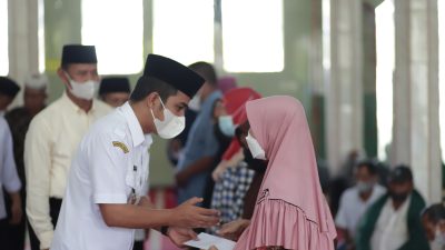 Pemko Bersama Baznas Kota Solok Salurkan Bantuan Kepada Masyarakat