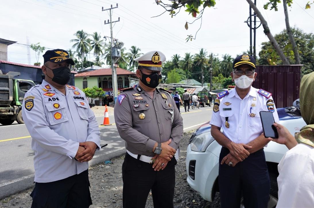 Atasi Angkutan ODOL, Dishub Pasbar Gelar Razia Gabungan bersama Satlantas Polres