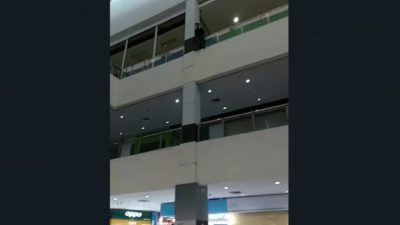 Seorang Mahasiswa Mencoba Bunuh Diri dari Lantai 4 Plaza Andalas, Ini Alasanya