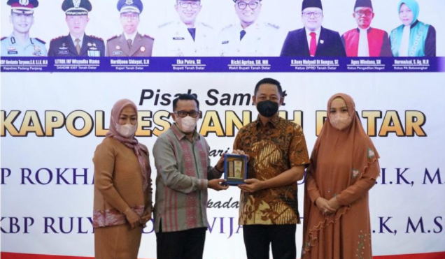 Bupati Hadiri Pisah Sambut Kapolres Tanah Datar