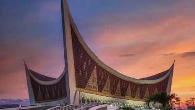 Gubernur Intruksikan Optimalisasi Fasilitas Masjid Raya Sumbar